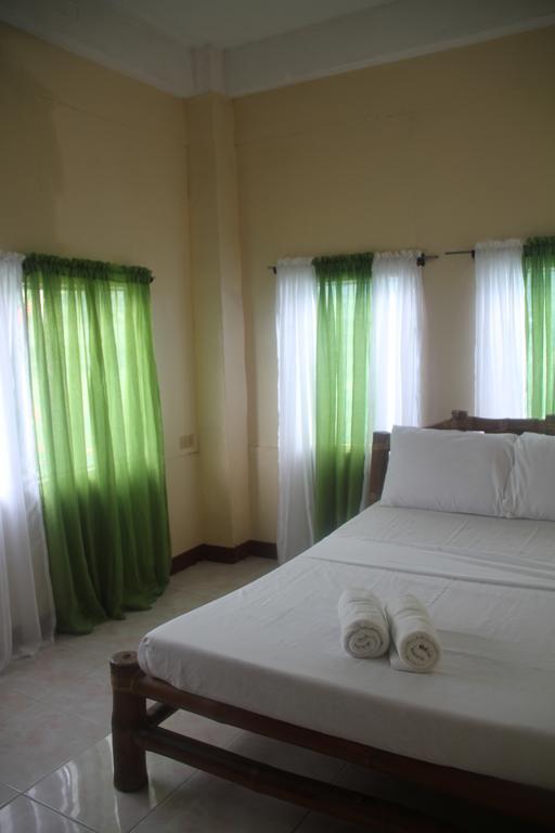 Rama International Beach Resort Botolan Bilik gambar